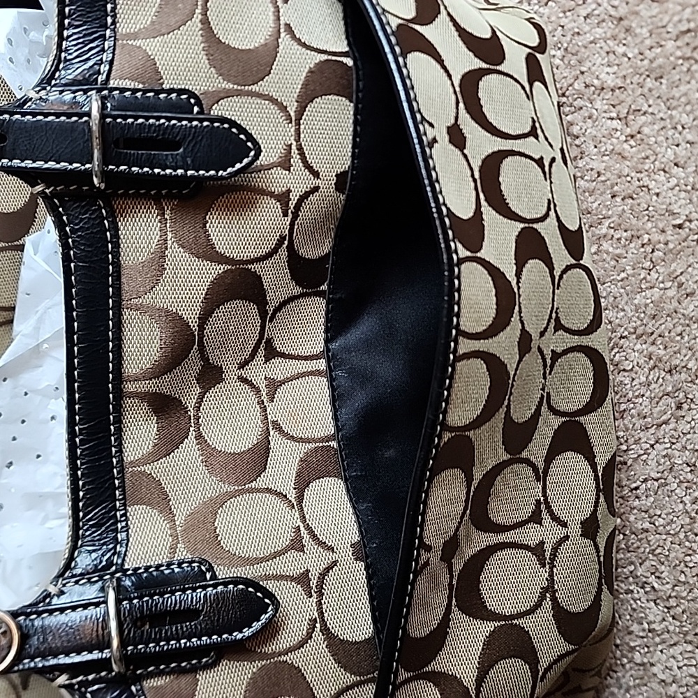 Authentic Vintage Coach bag From 2011 - Picture 5 of 15